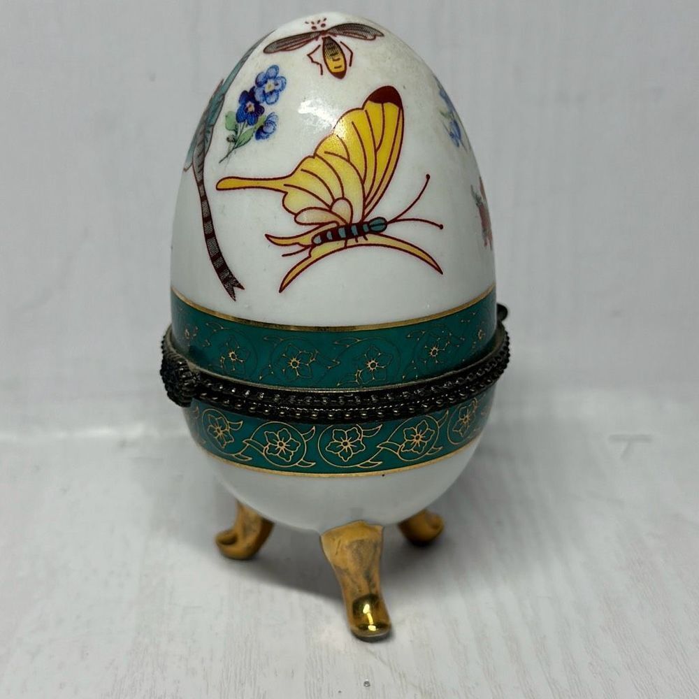 Vintage Porcelain Egg Hand Painted Butterfly Art Footed Trinket‎ Box 4”